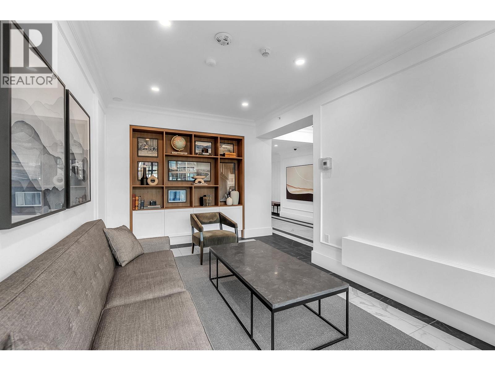 604 8750 UNIVERSITY CRESCENT, Burnaby