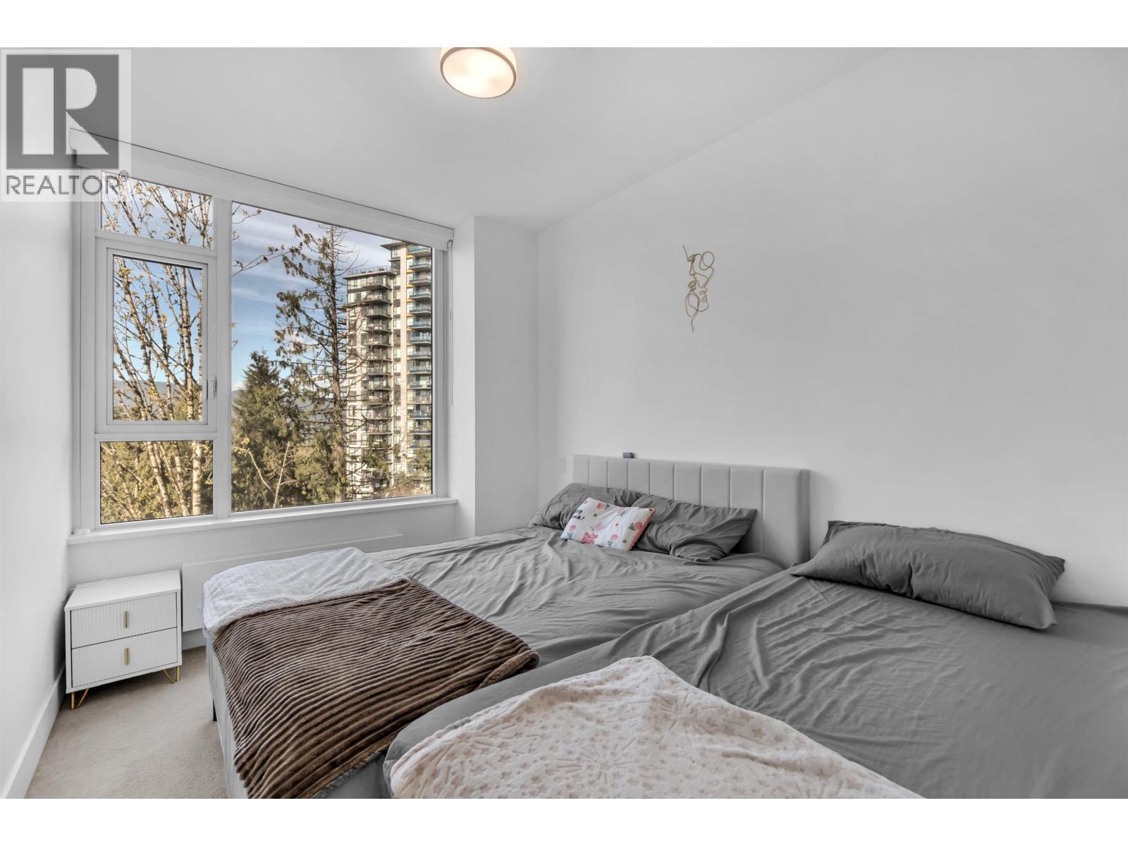 604 8750 UNIVERSITY CRESCENT, Burnaby