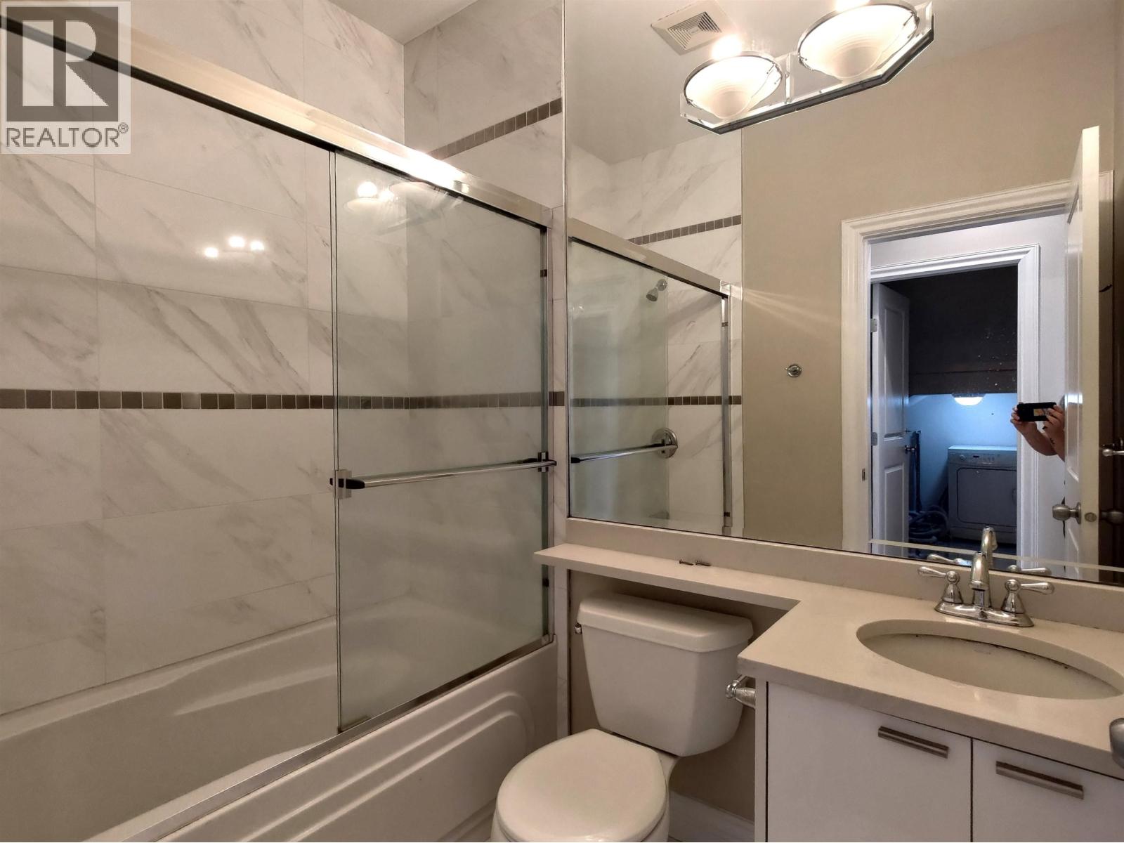 3 Bed, 2 Bath House for Rent in Vancouver – MF 8006 CARTIER STREET, Vancouver - Image 13