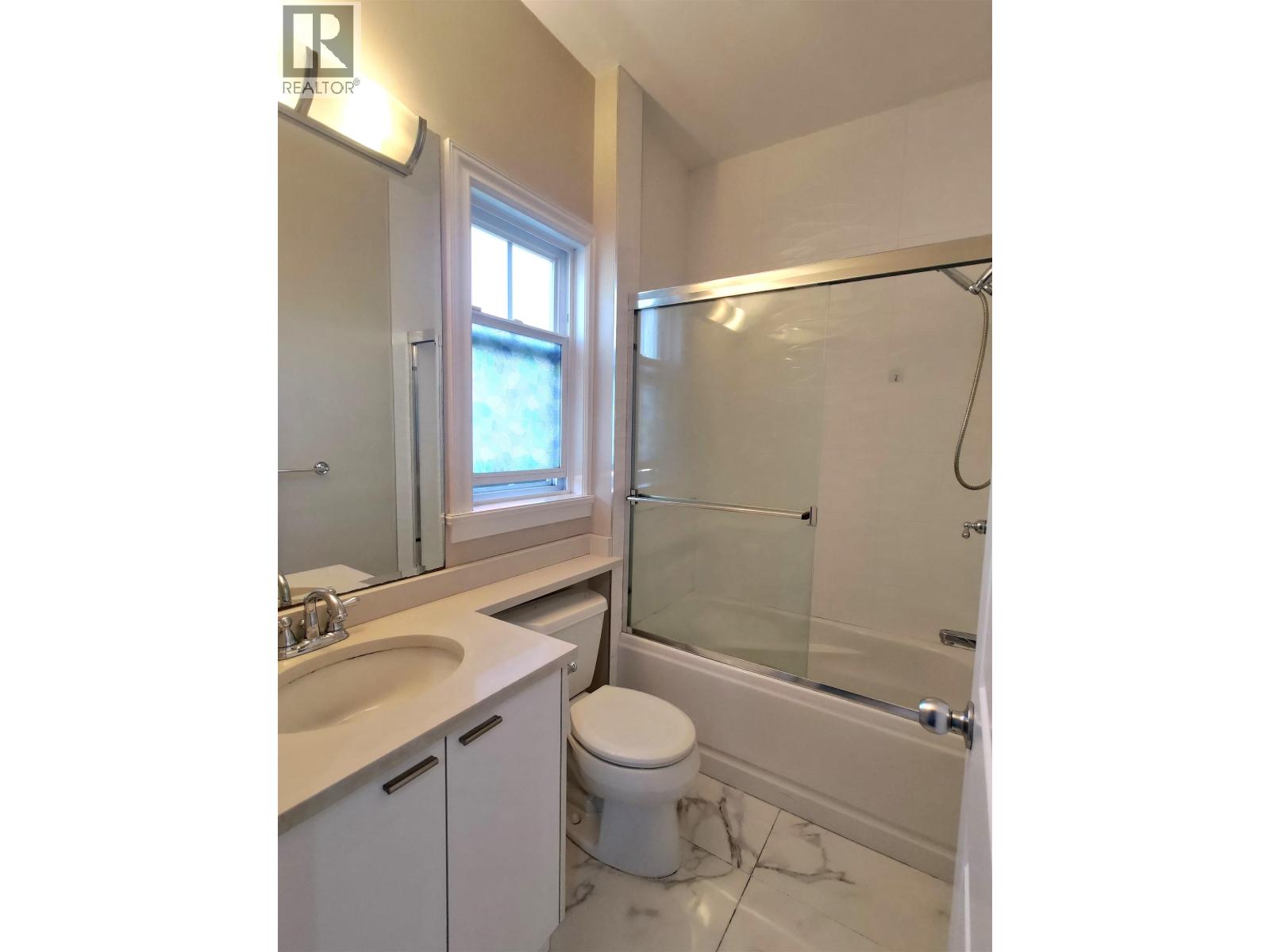 3 Bed, 2 Bath House for Rent in Vancouver – MF 8006 CARTIER STREET, Vancouver - Image 8