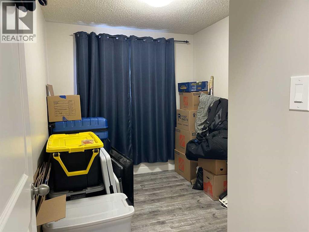 #1-8 3105 51 AVENUE - 8