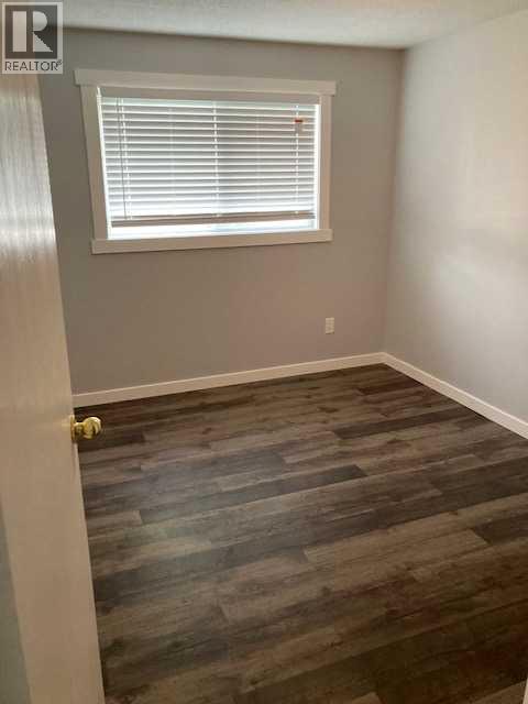 #1-8 3105 51 AVENUE - 25