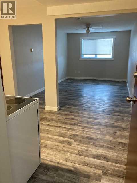 #1-8 3105 51 AVENUE - 27