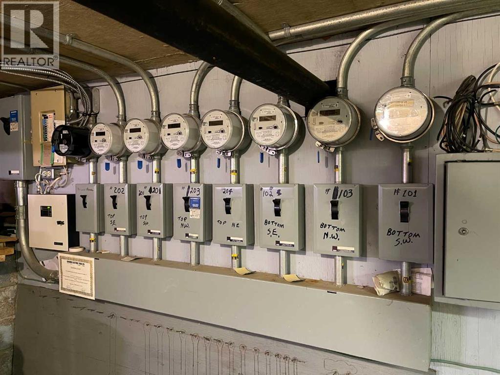 #1-8 3105 51 AVENUE - 42