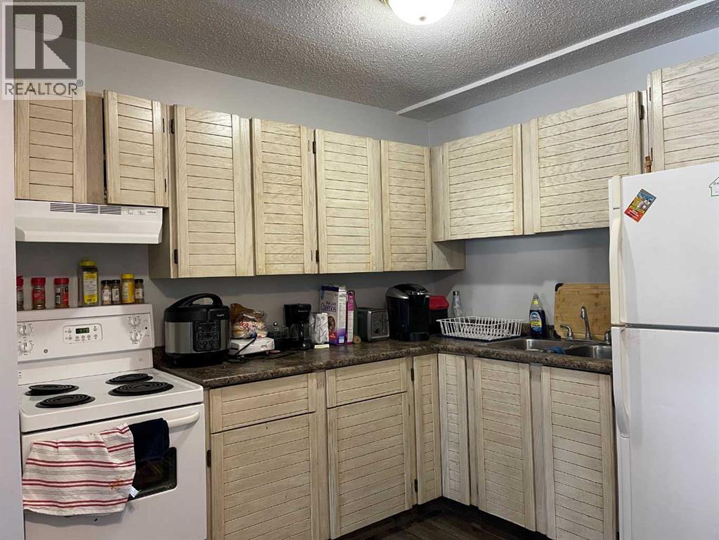 #1-8 3105 51 AVENUE - 16