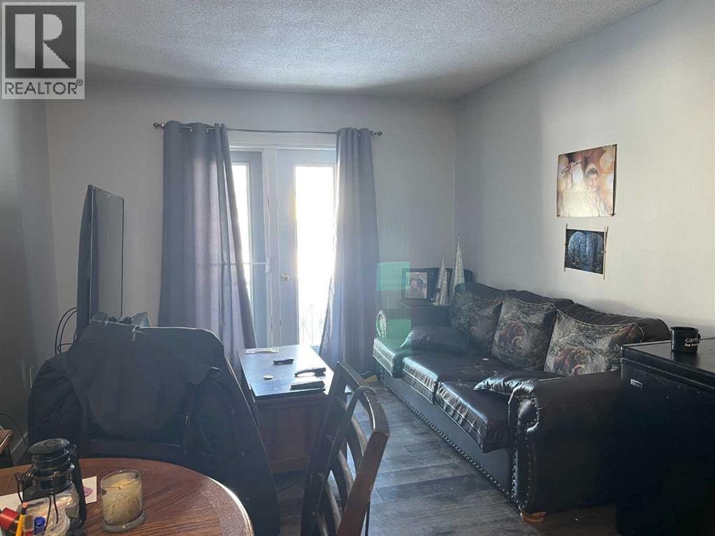 #1-8 3105 51 AVENUE - 12