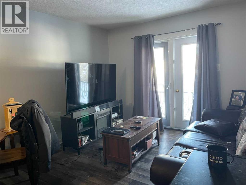 #1-8 3105 51 AVENUE - 13