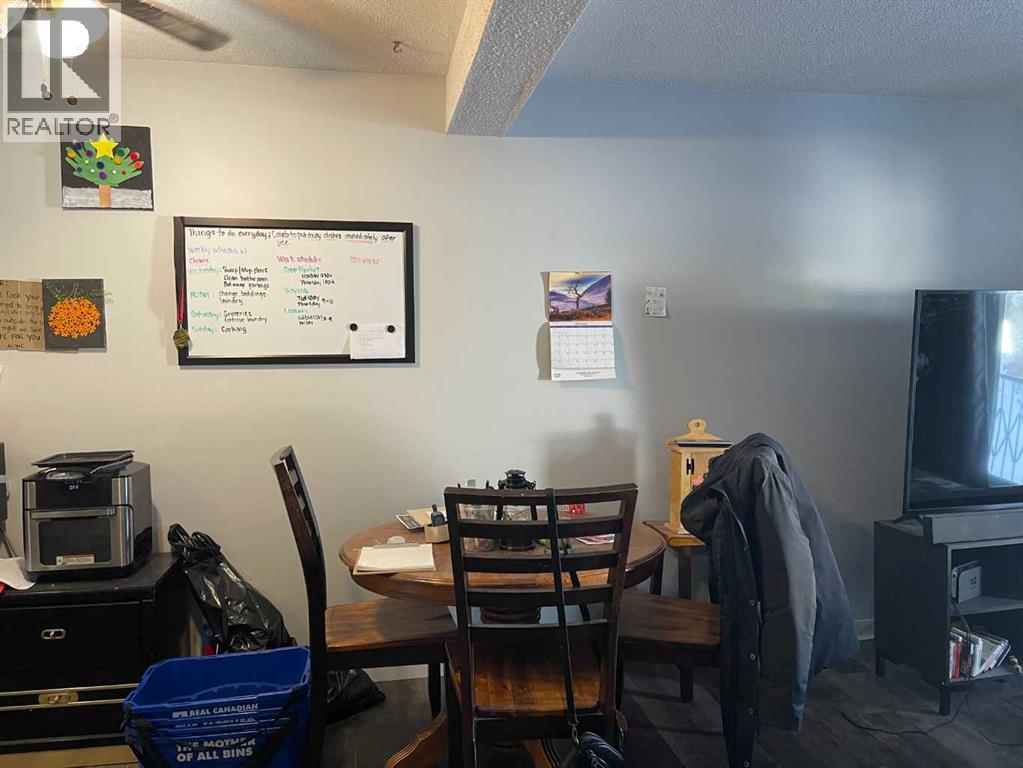 #1-8 3105 51 AVENUE - 14