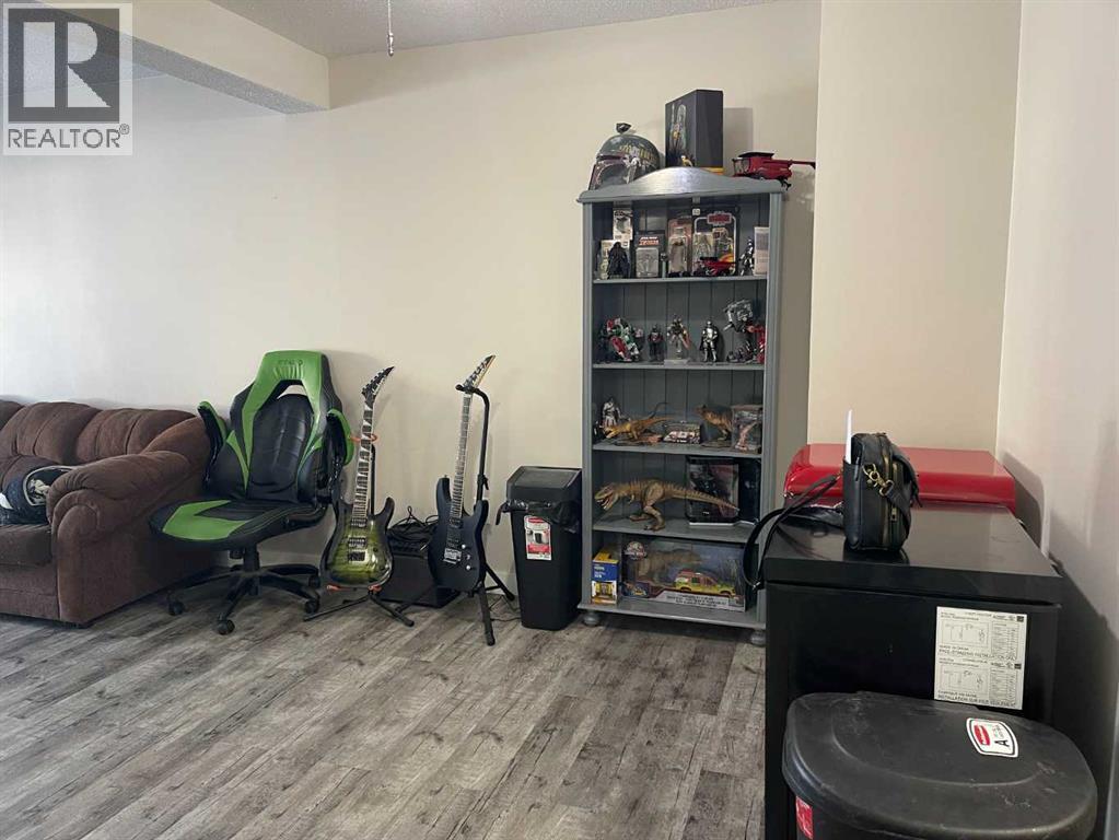 #1-8 3105 51 AVENUE - Image 3