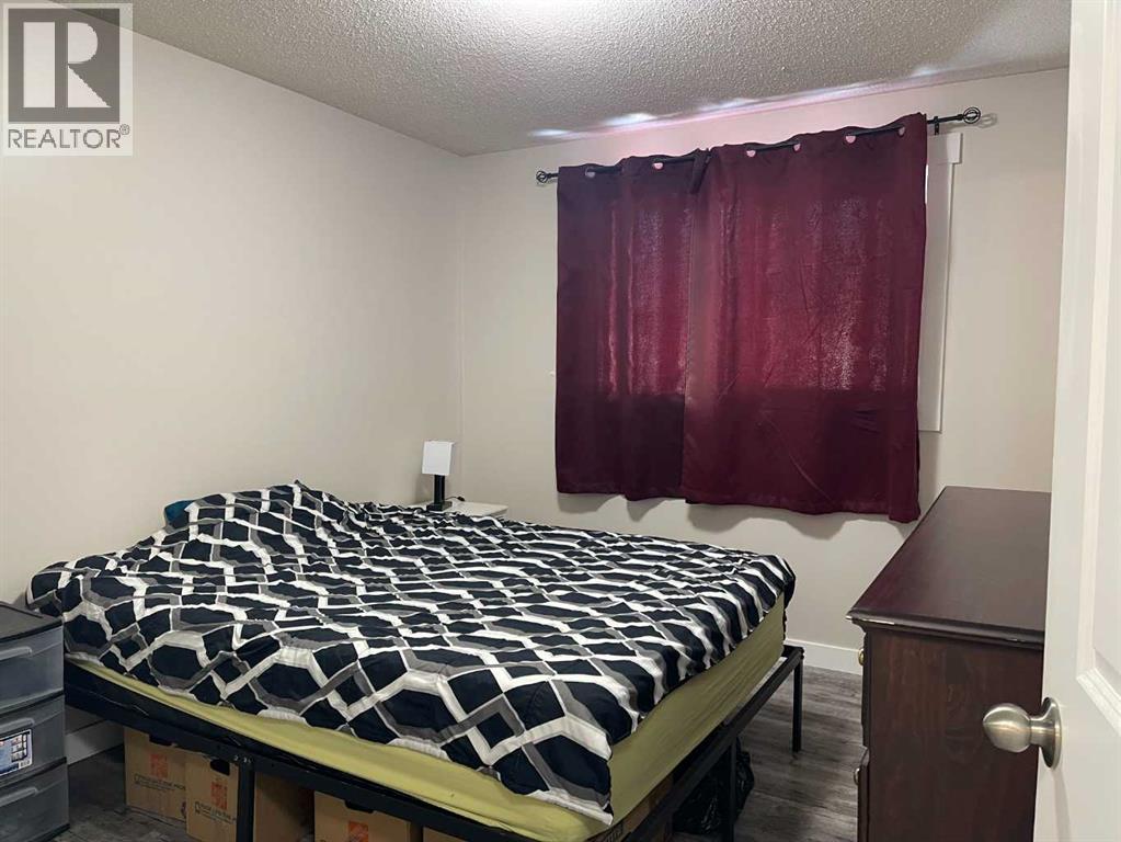 #1-8 3105 51 AVENUE - 7