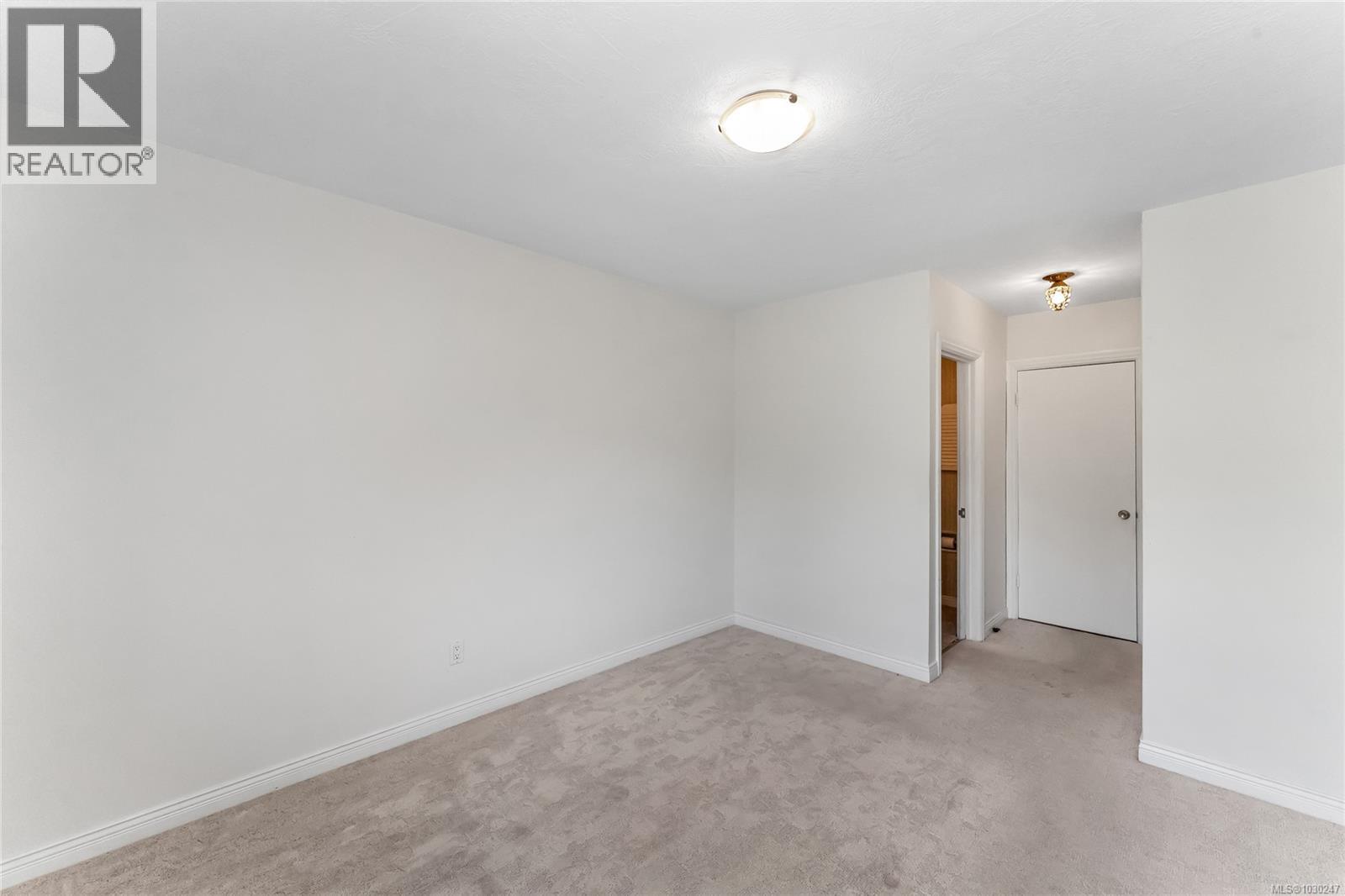 #409 909 PENDERGAST ST - 16