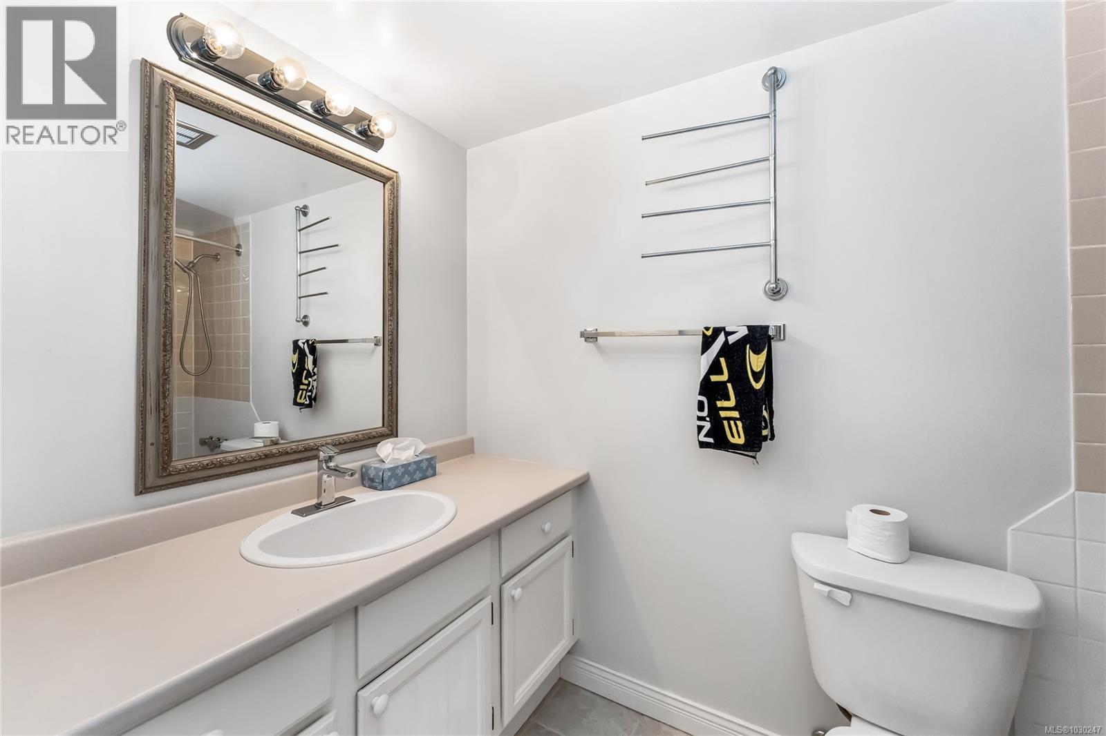 #409 909 PENDERGAST ST - 13