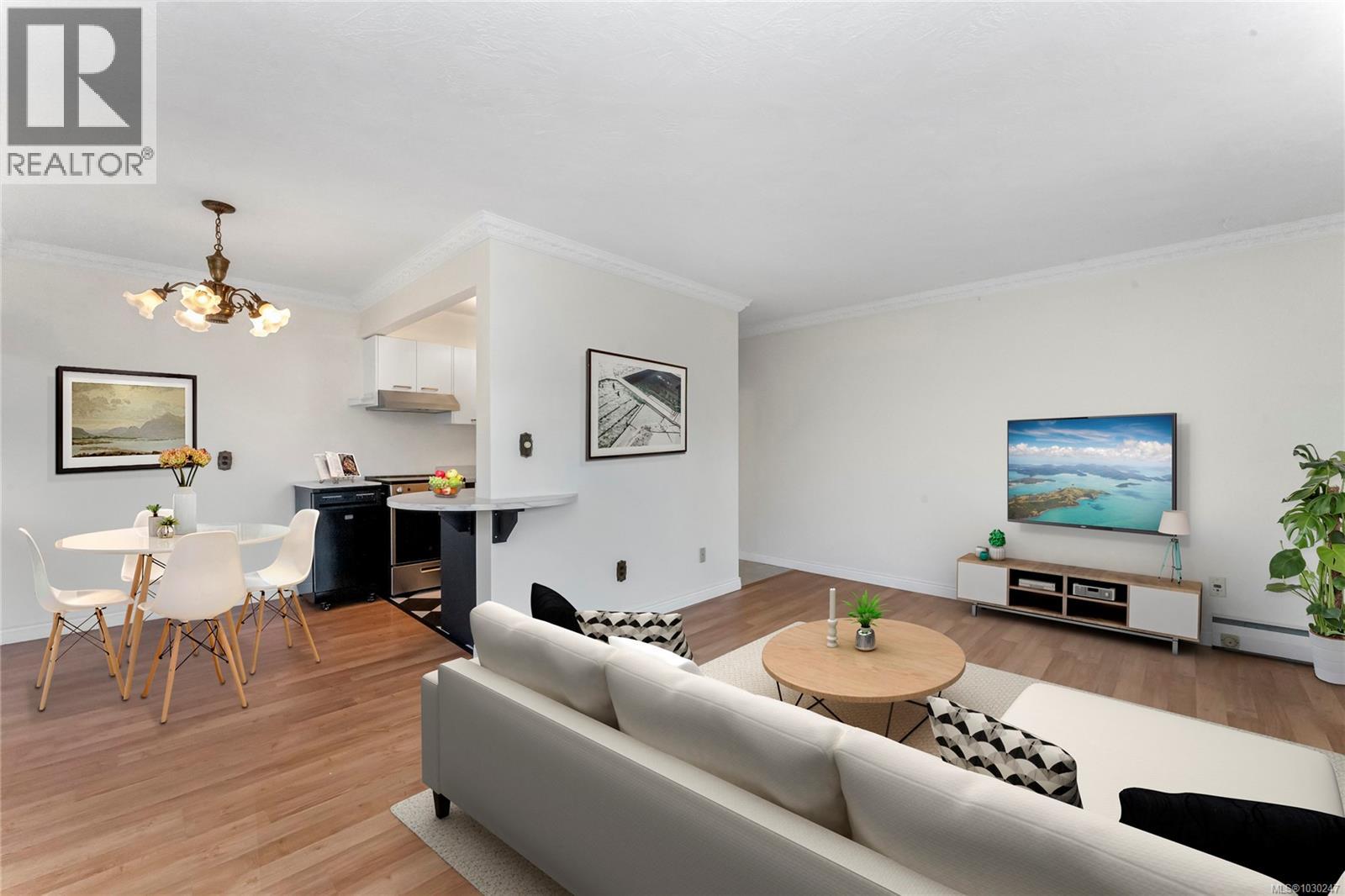 #409 909 PENDERGAST ST - 11