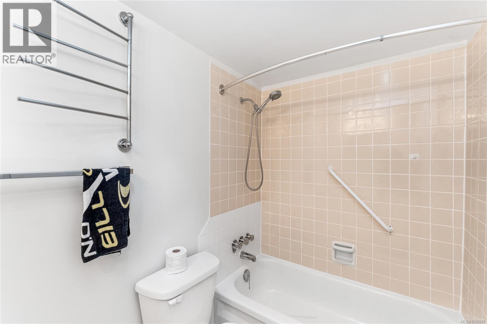 #409 909 PENDERGAST ST - 17