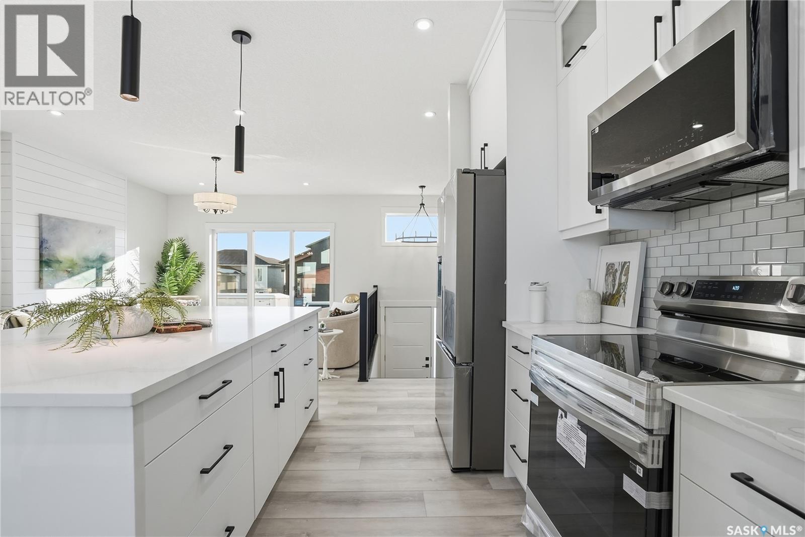 818 BALLESTEROS CRESCENT - 12