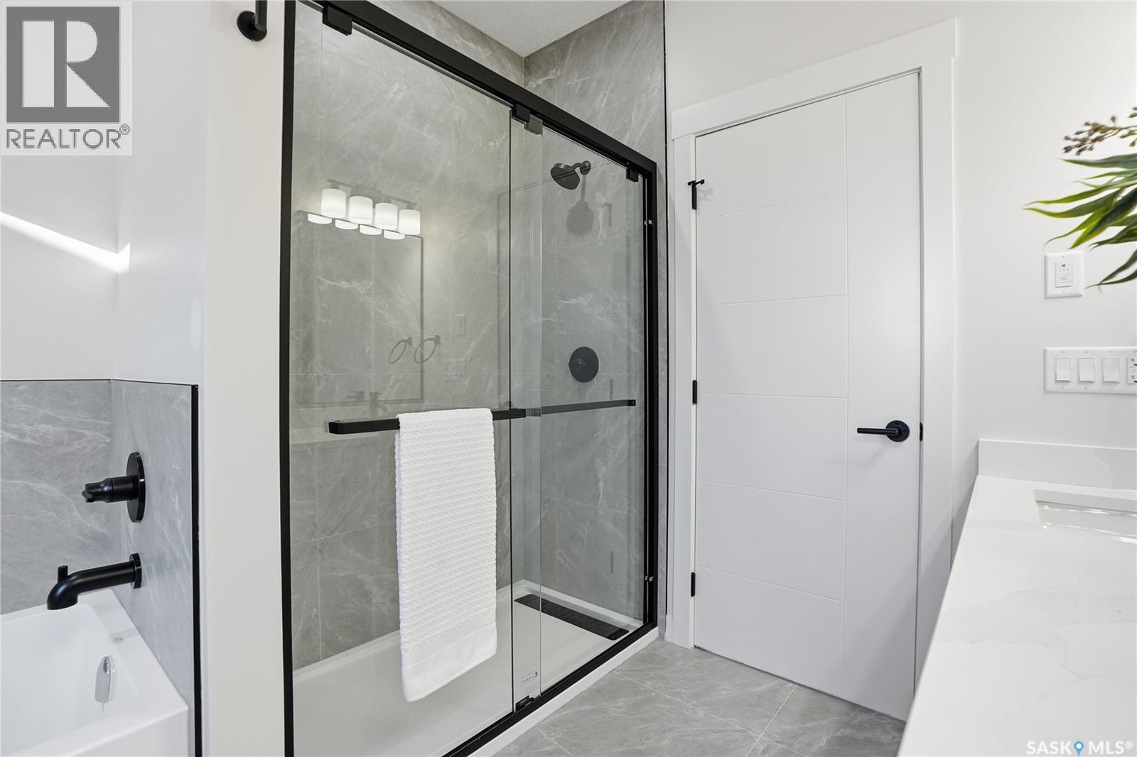 818 BALLESTEROS CRESCENT - 27