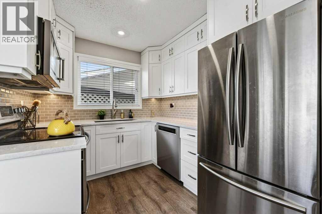 Single Family House Bi-level for Sale in  Templehill Drive NE Temple Calgary 