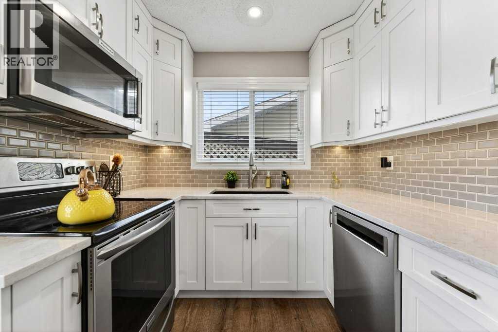 Single Family House Bi-level for Sale in  Templehill Drive NE Temple Calgary 