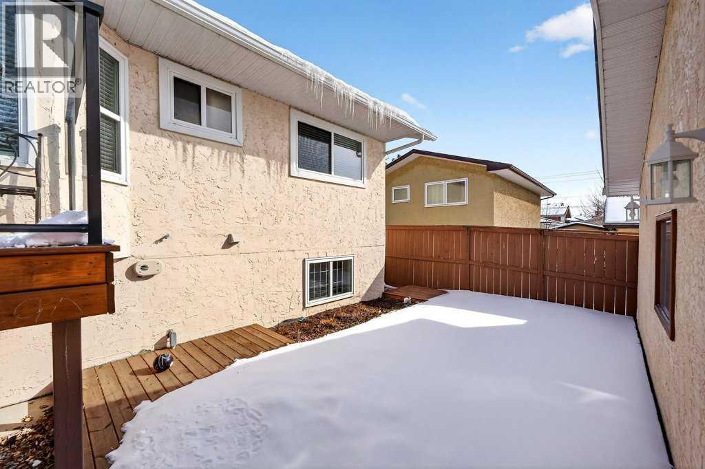 Single Family House Bi-level for Sale in  Templehill Drive NE Temple Calgary 