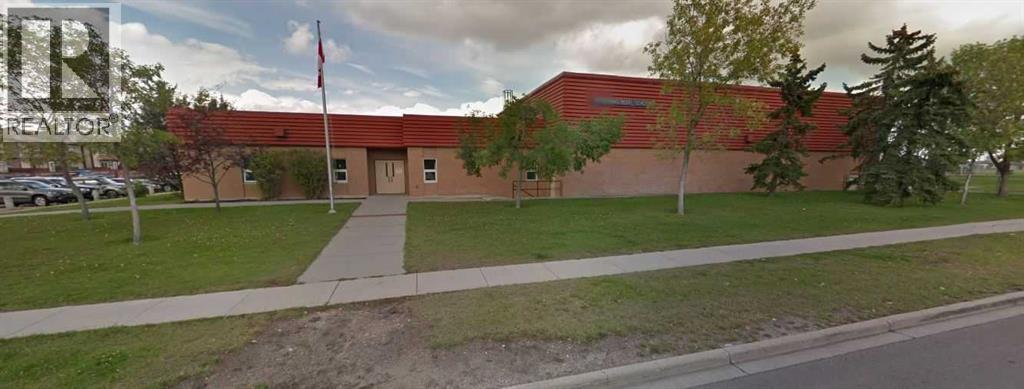 Single Family House Bi-level for Sale in  Templehill Drive NE Temple Calgary 