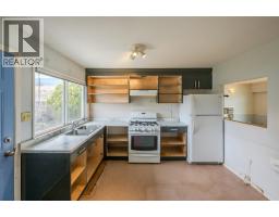 3pc Bathroom - 1348 Government Street, Penticton, BC V2A4V8 Photo 12