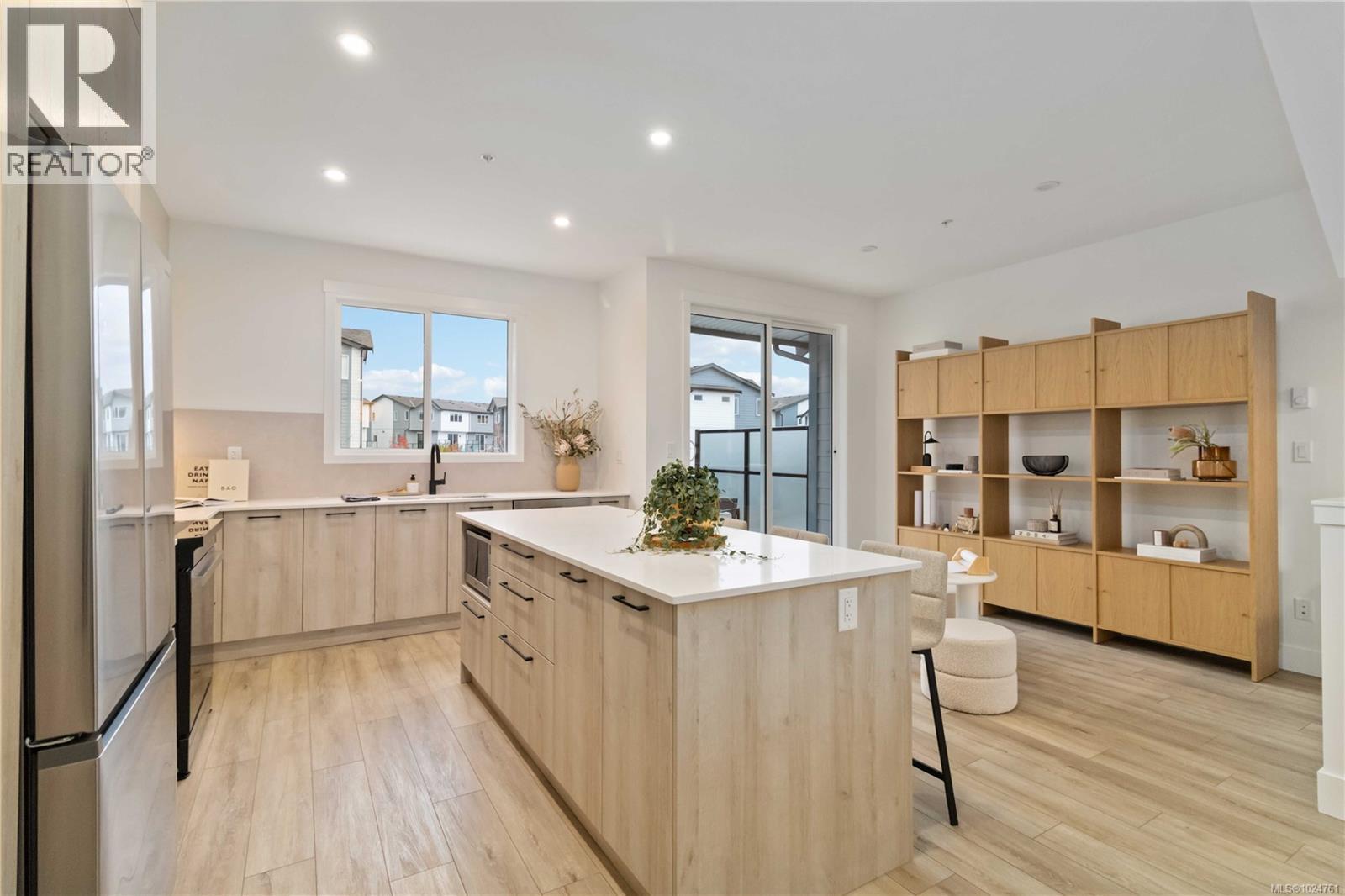 #107 368 TRADEWINDS AVE - 6