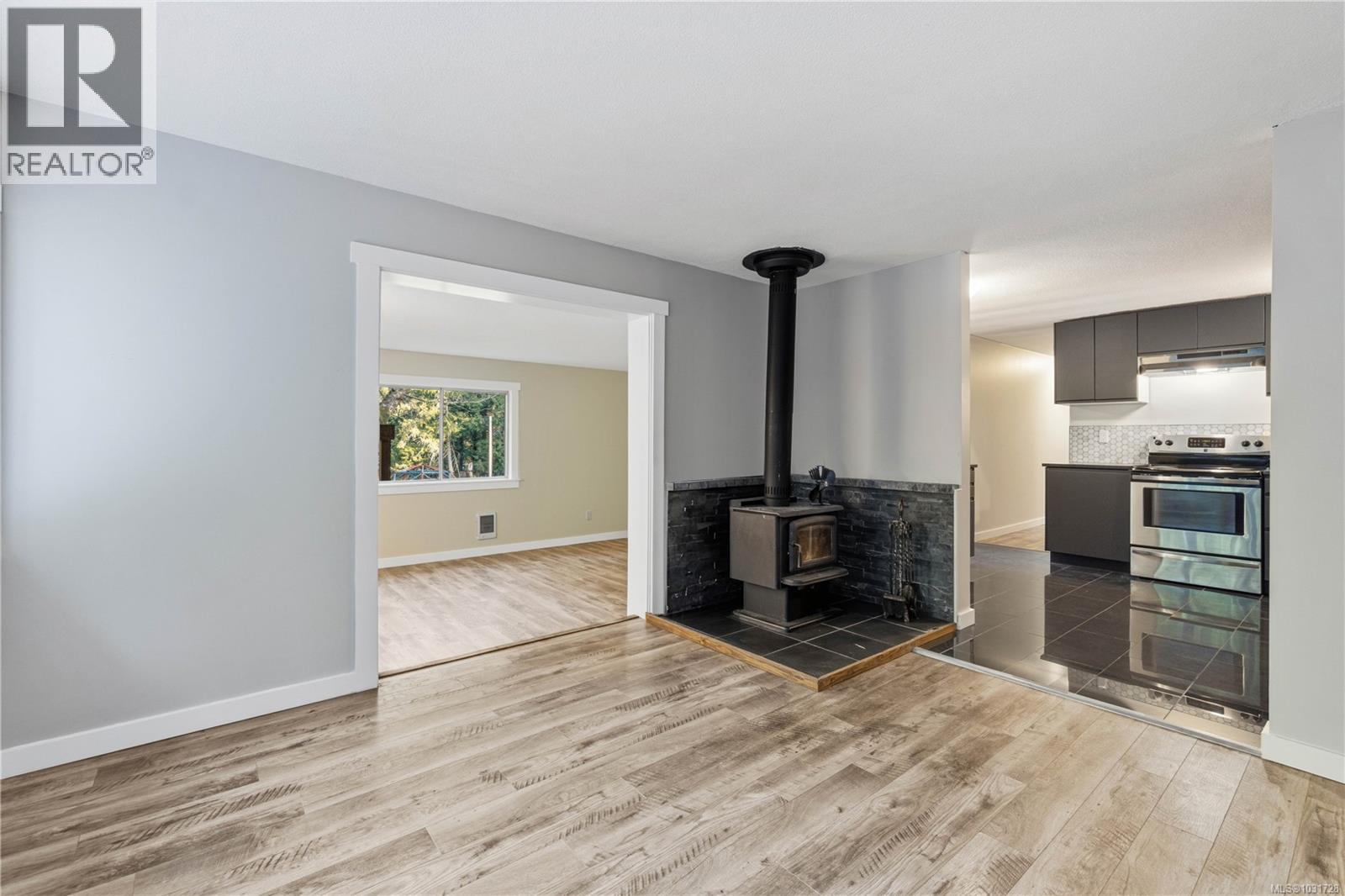 1007 Fabrick Dr - 10