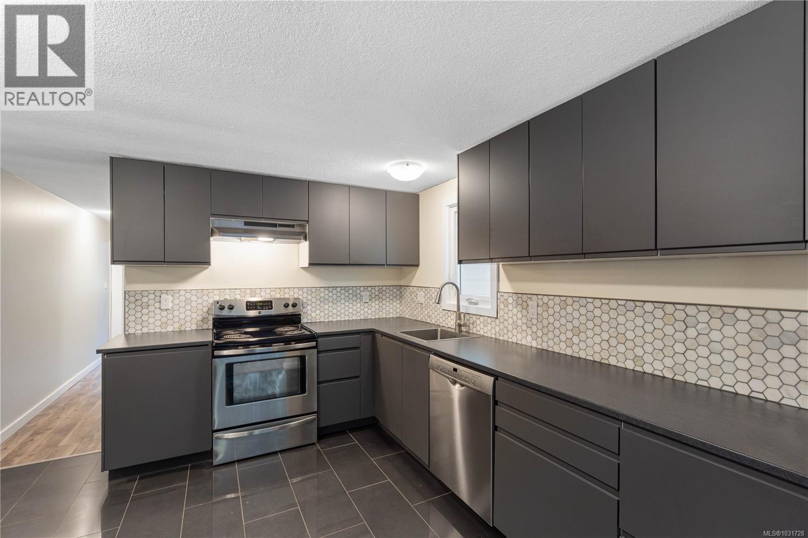 1007 Fabrick Dr - 13