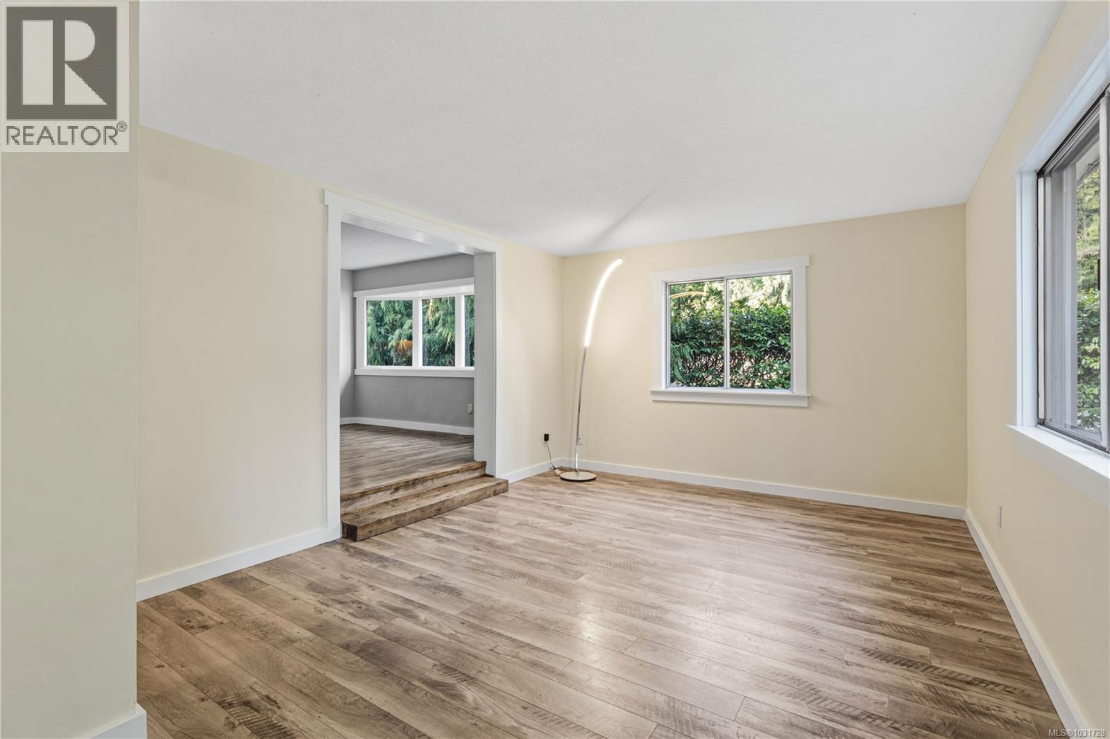 1007 Fabrick Dr - 7