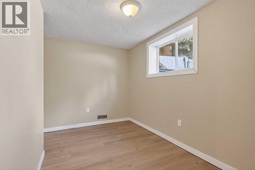 Single Family House Bungalow for Sale in  Dalhart Road NW Dalhousie Calgary 