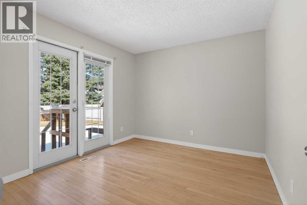 Single Family House Bungalow for Sale in  Dalhart Road NW Dalhousie Calgary 