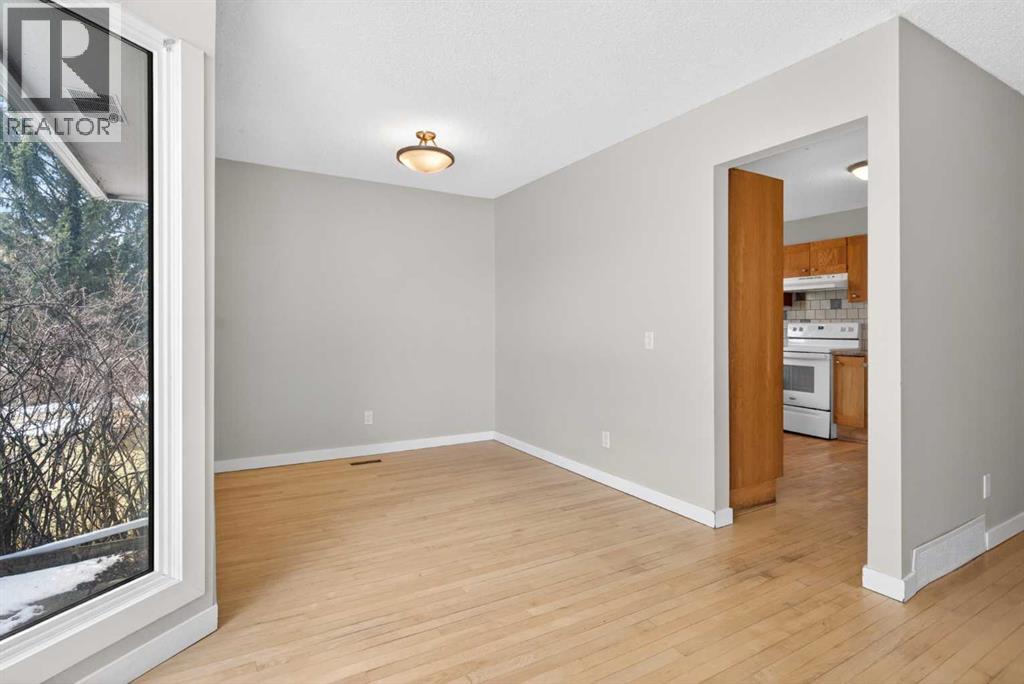 Single Family House Bungalow for Sale in  Dalhart Road NW Dalhousie Calgary 