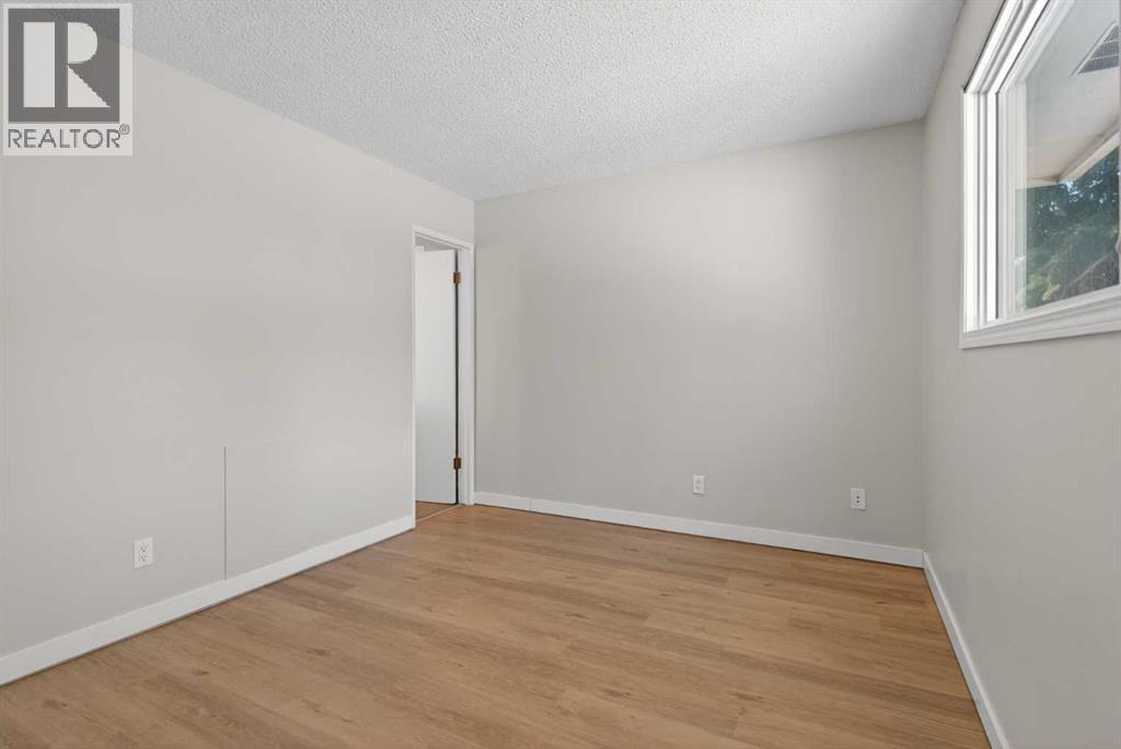 Single Family House Bungalow for Sale in  Dalhart Road NW Dalhousie Calgary 