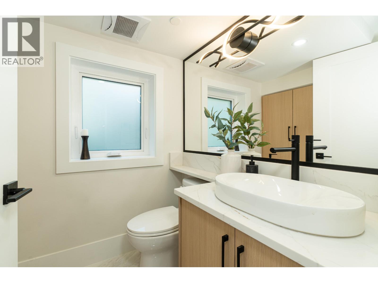 1552 W 66TH AVENUE, Vancouver