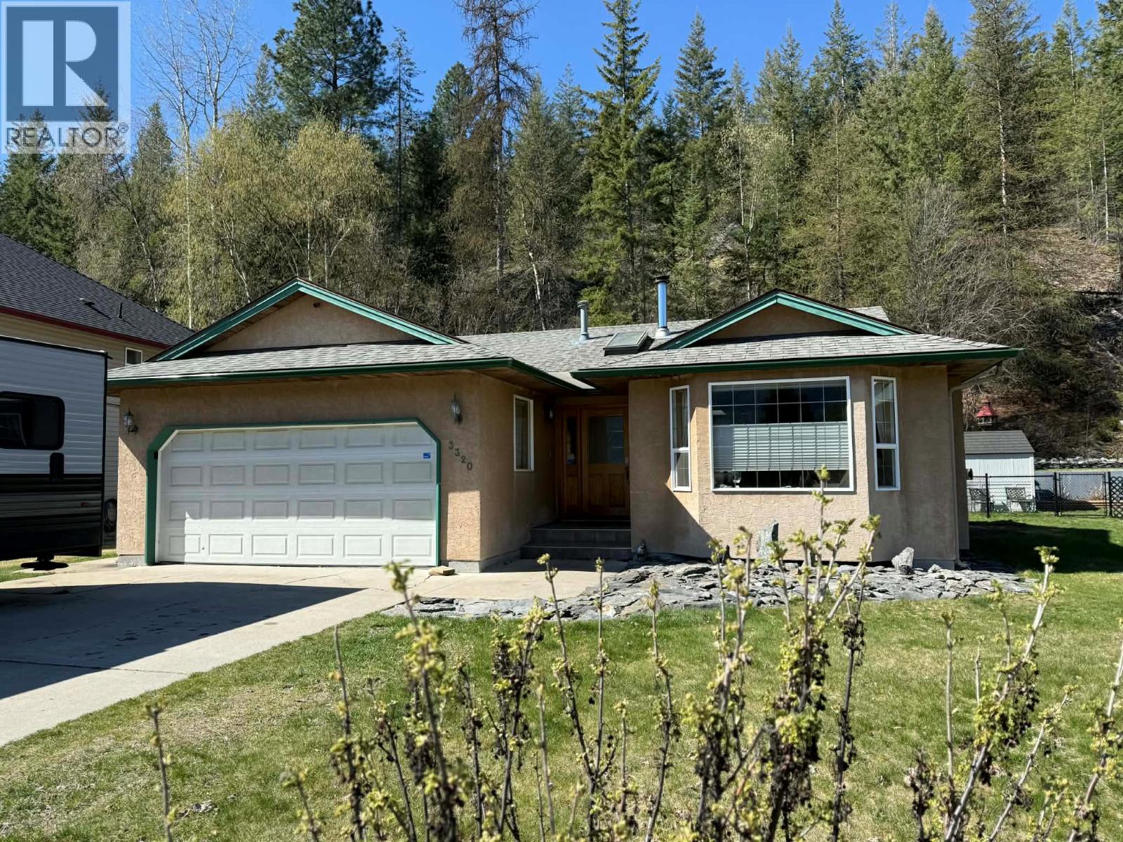 3320 14th Avenue, Castlegar