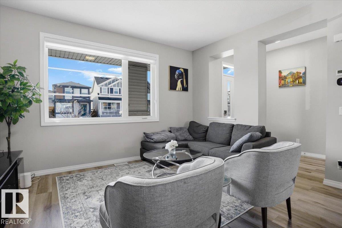 204 CHARLESWORTH DR SW, Edmonton