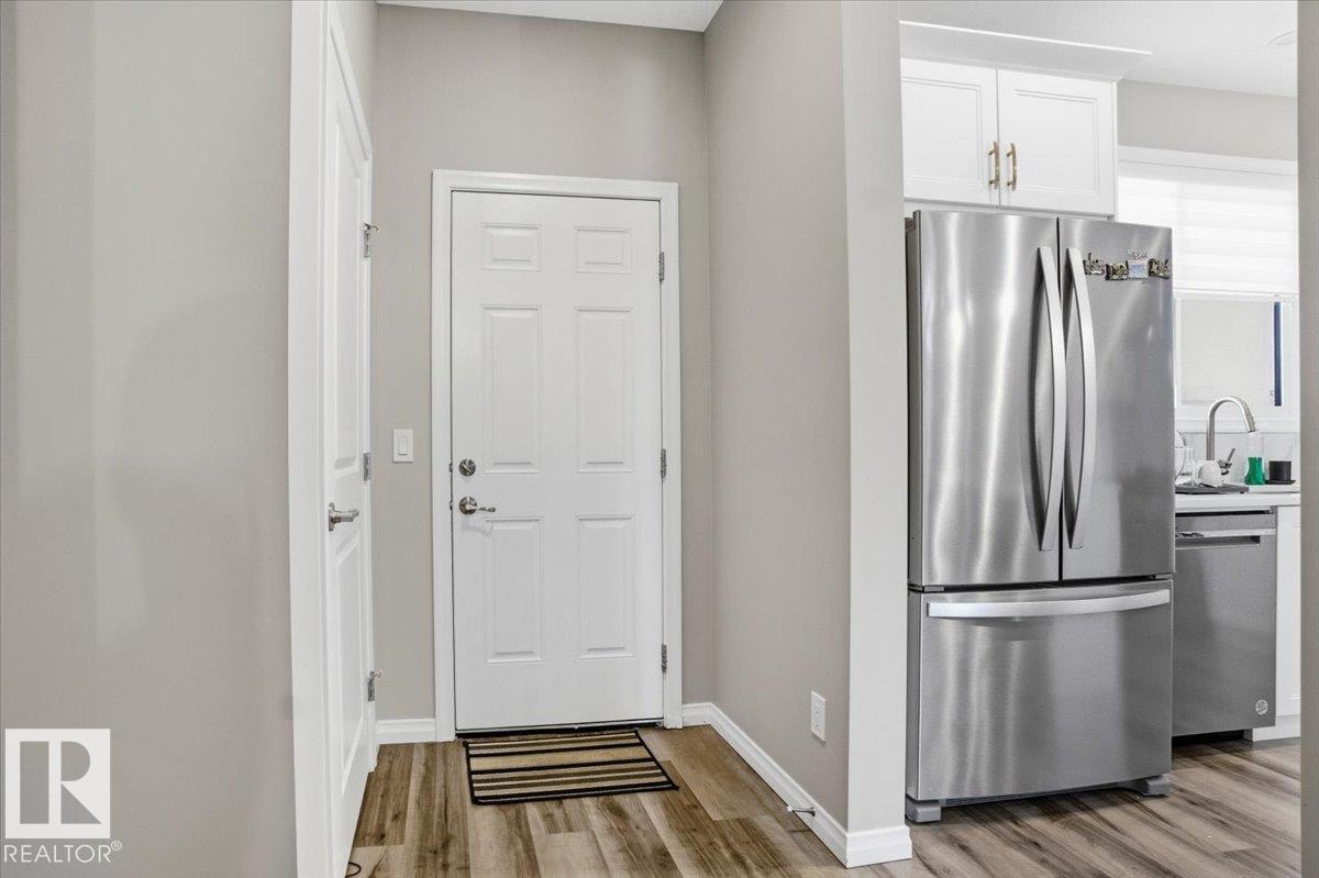 204 CHARLESWORTH DR SW, Edmonton