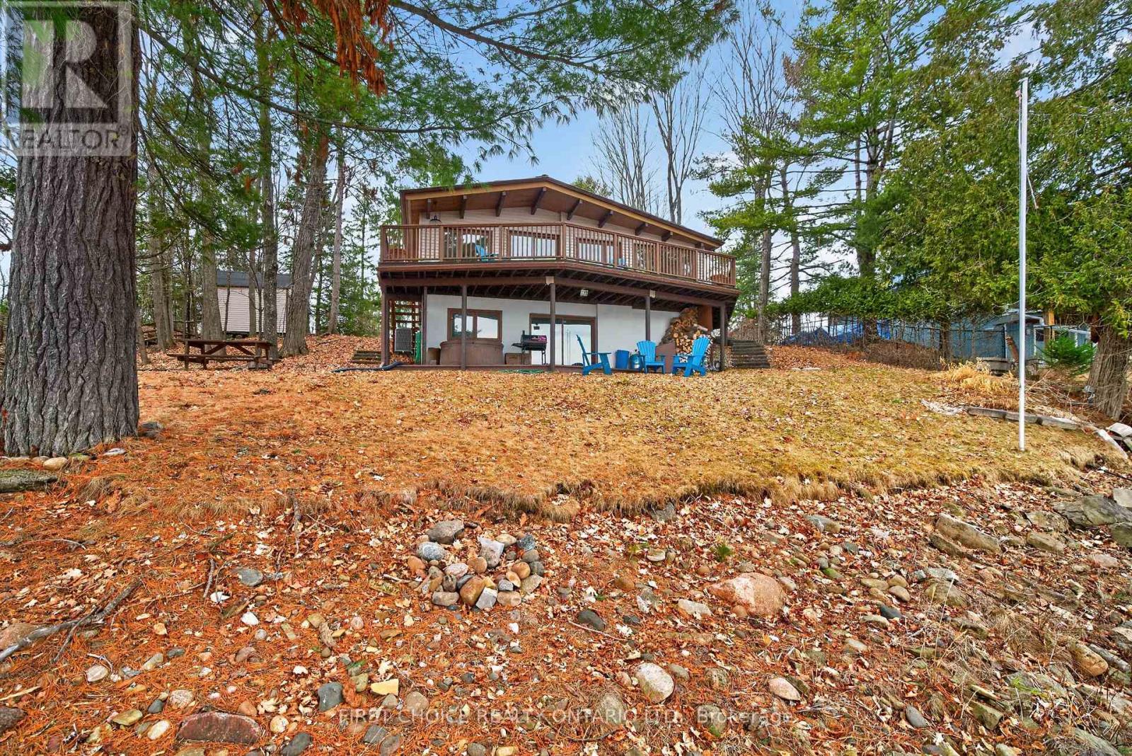 2890 BARLOW CRESCENT - 13