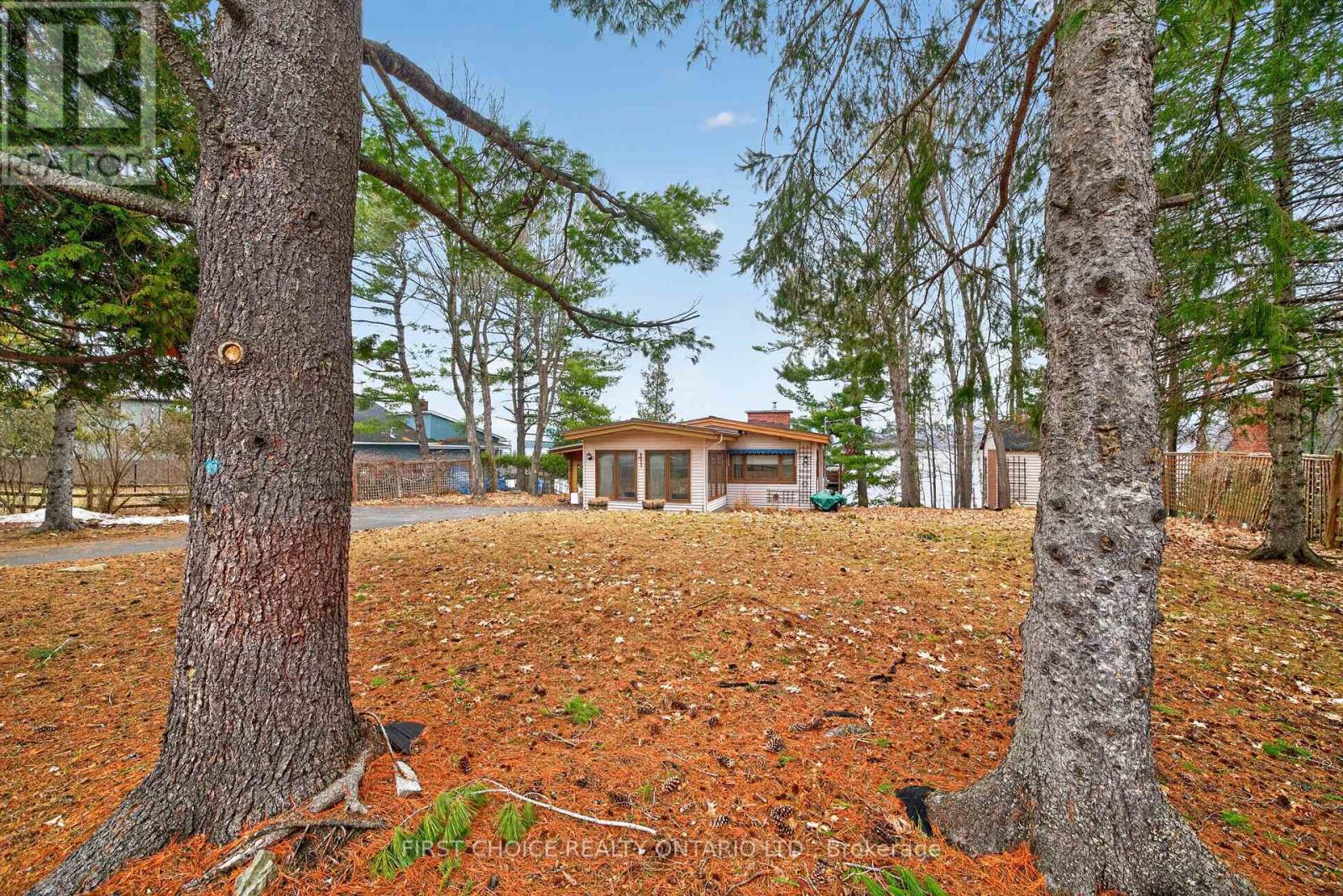 2890 BARLOW CRESCENT - 15
