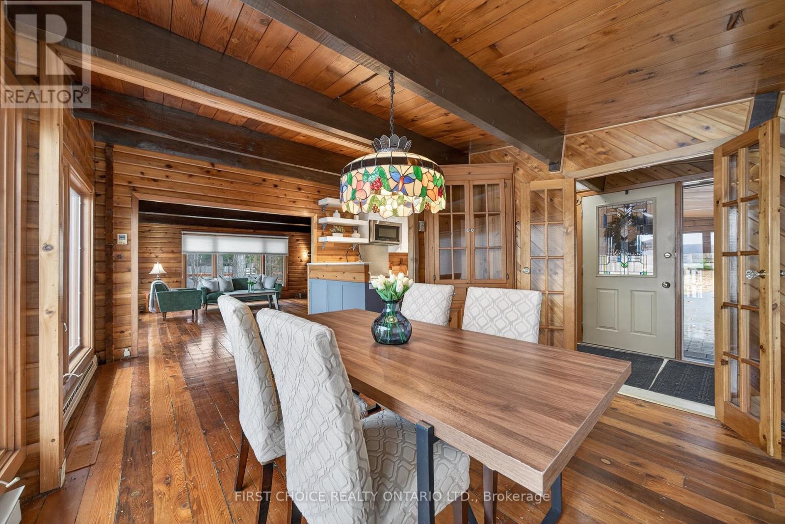 2890 BARLOW CRESCENT - 19