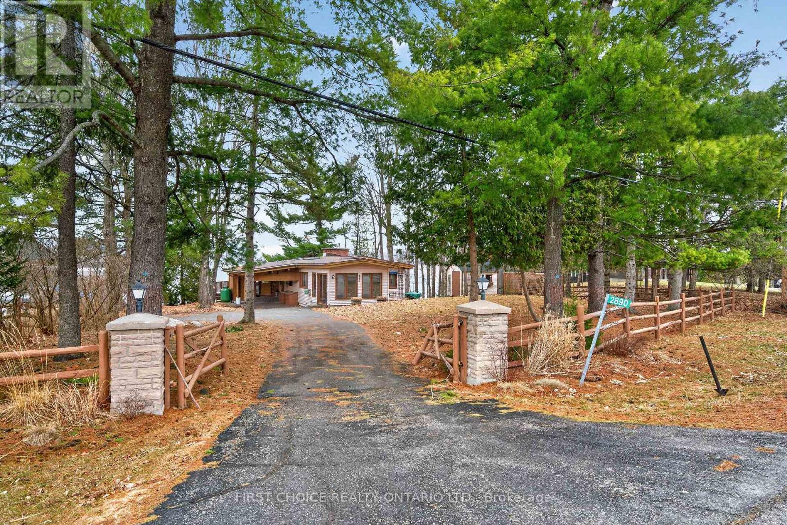 2890 BARLOW CRESCENT - 2