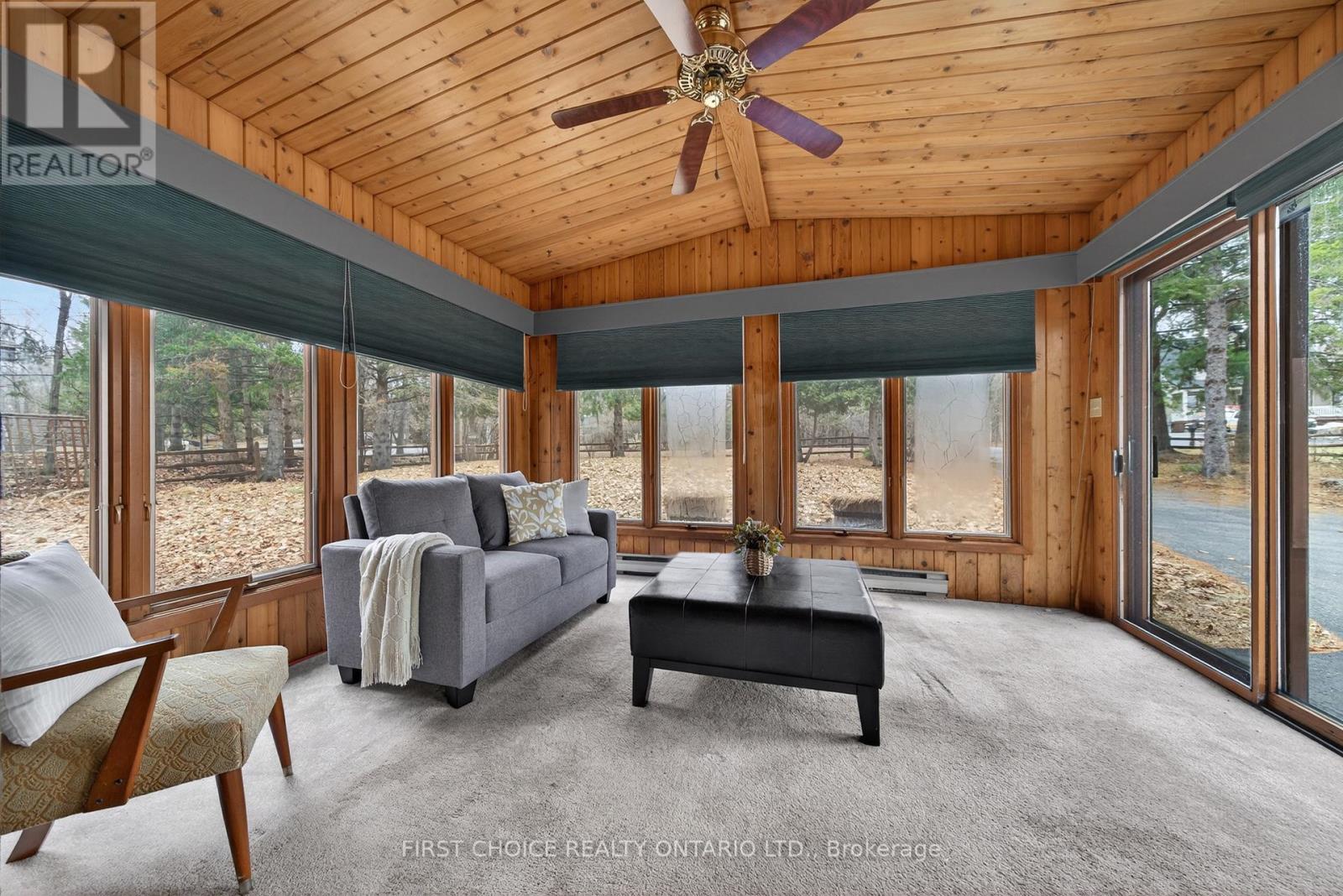 2890 BARLOW CRESCENT - 31