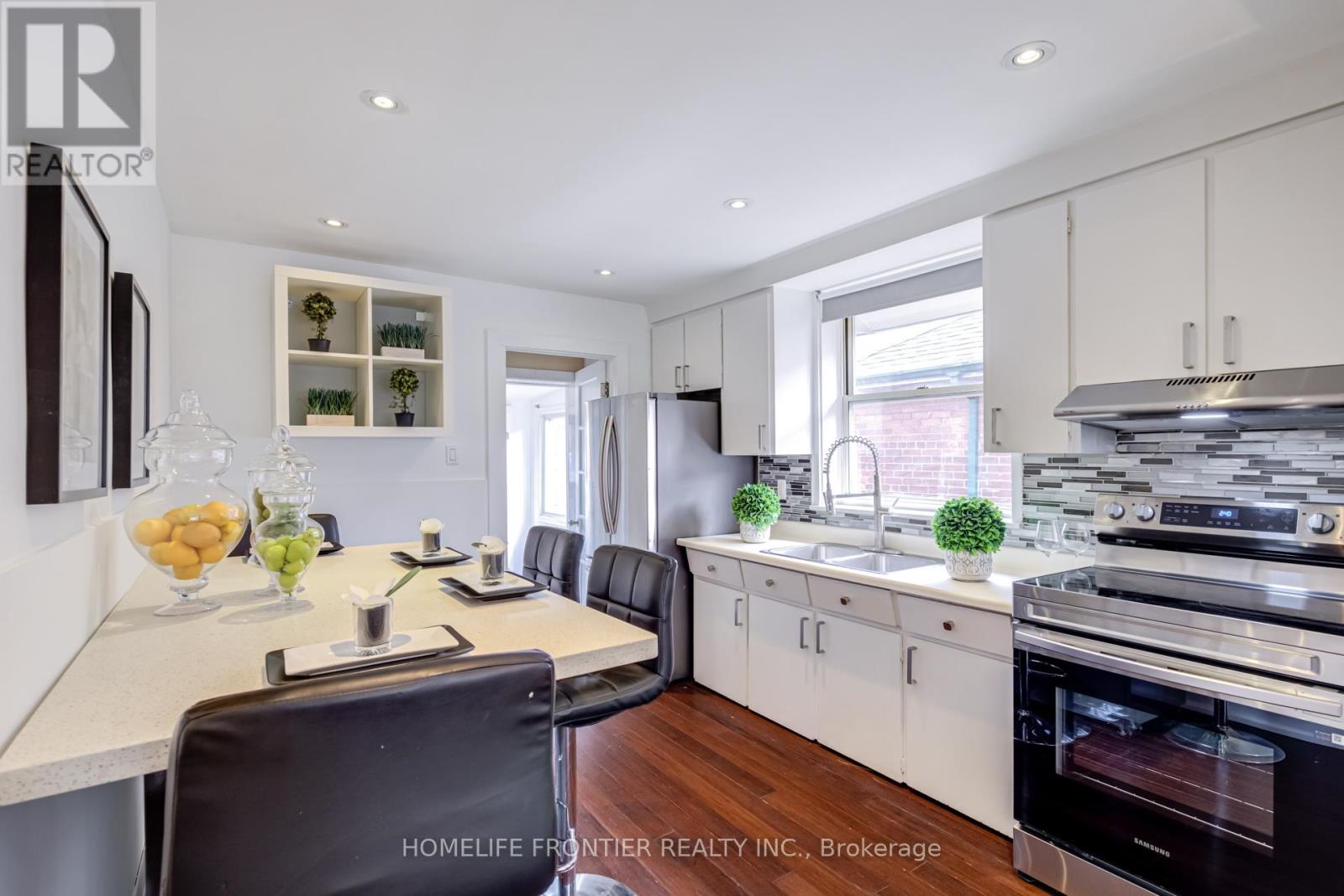 1105 GREENWOOD AVENUE - 12