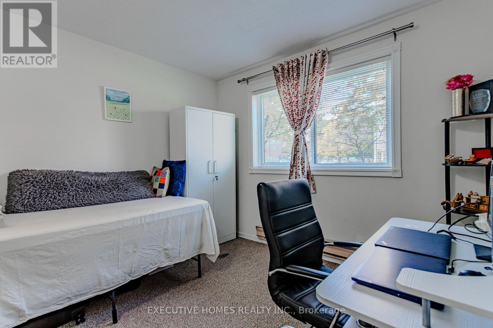#102 1275 CORNERBROOK PLACE - 34