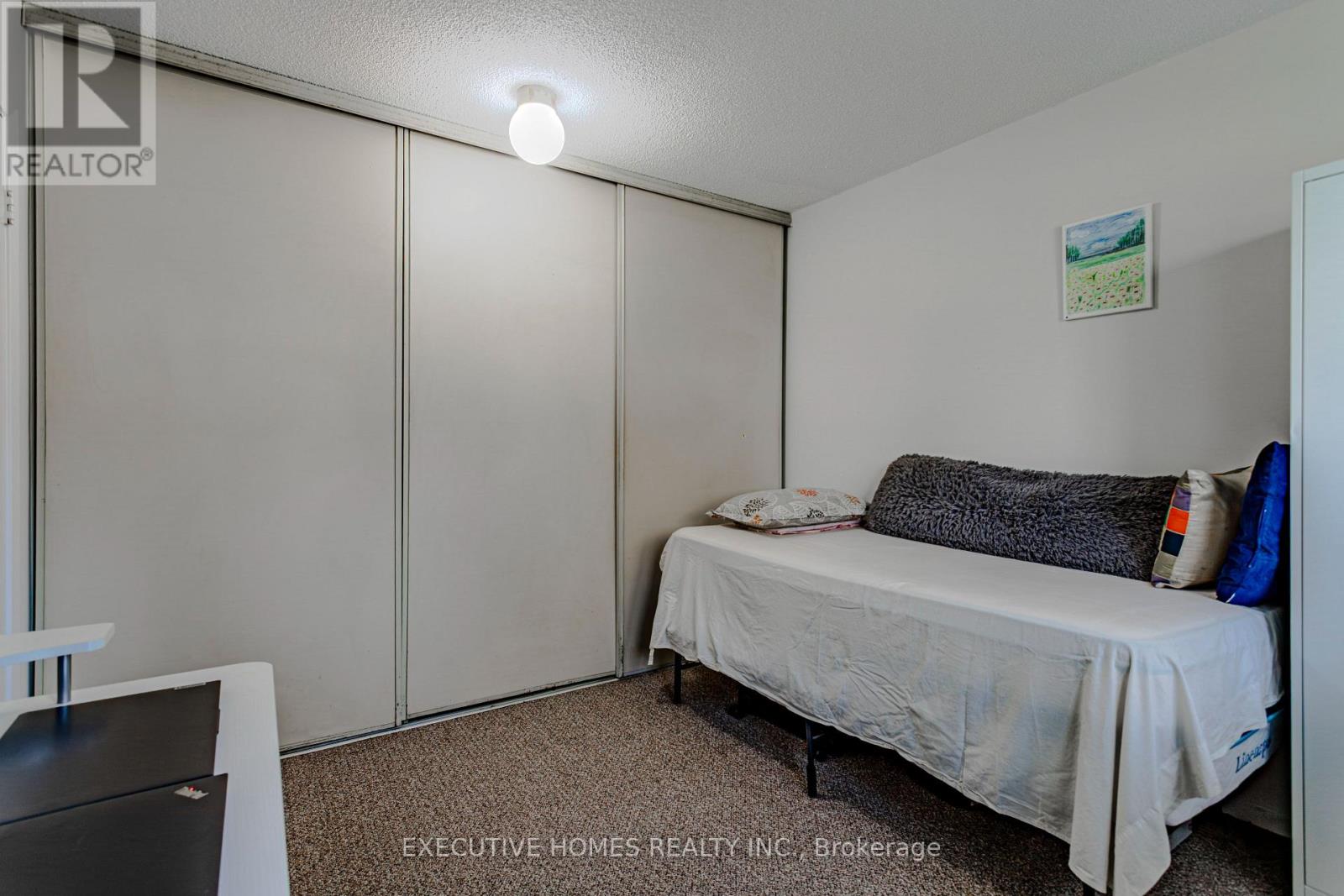 #102 1275 CORNERBROOK PLACE - 35