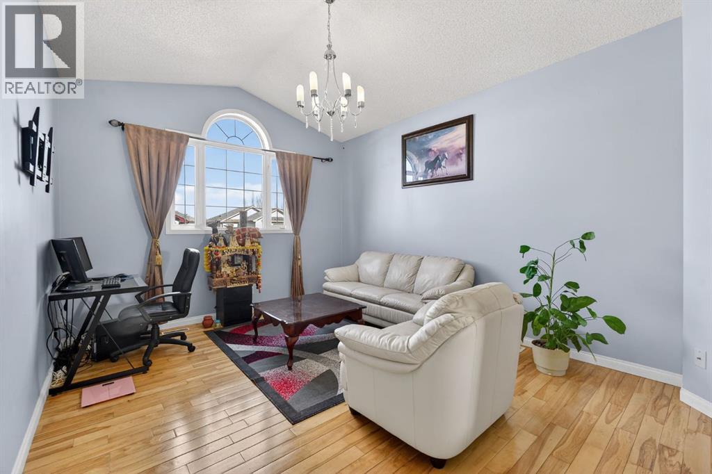 Single Family House for Sale in  San Fernando Place NE Monterey Park Calgary 
