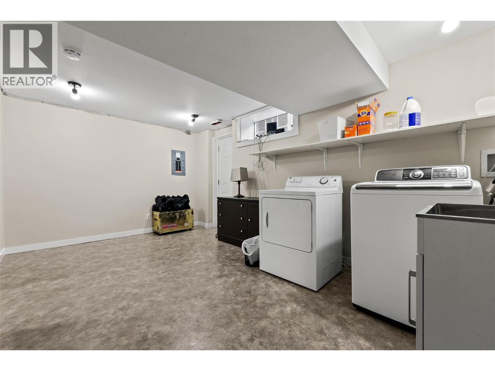 647 HEMLOCK STREET - 21