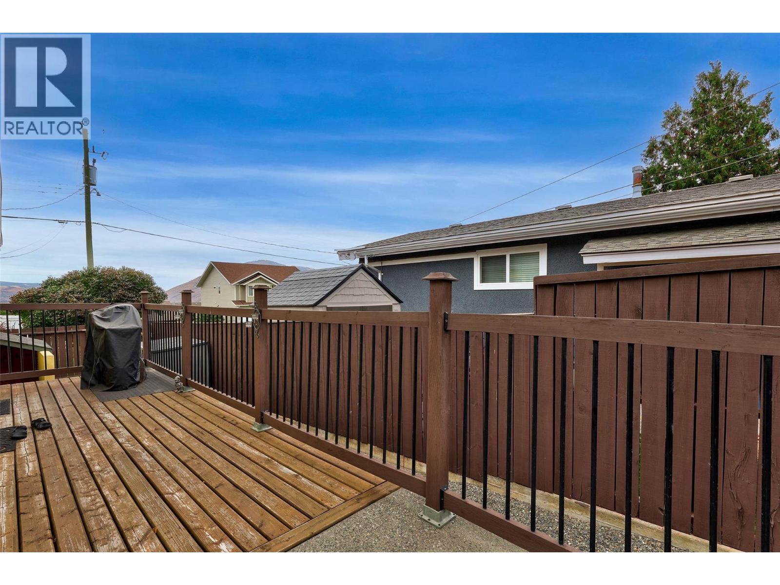 647 HEMLOCK STREET - 27