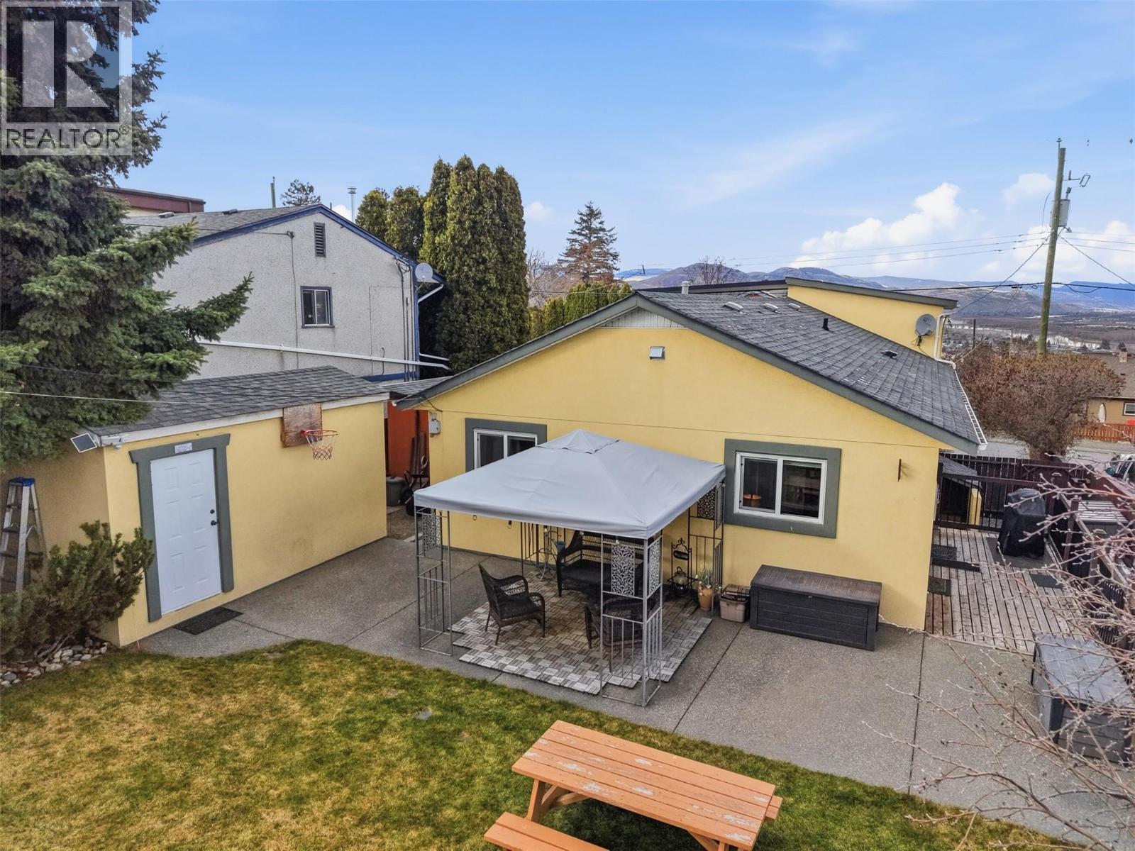 647 HEMLOCK STREET - 31