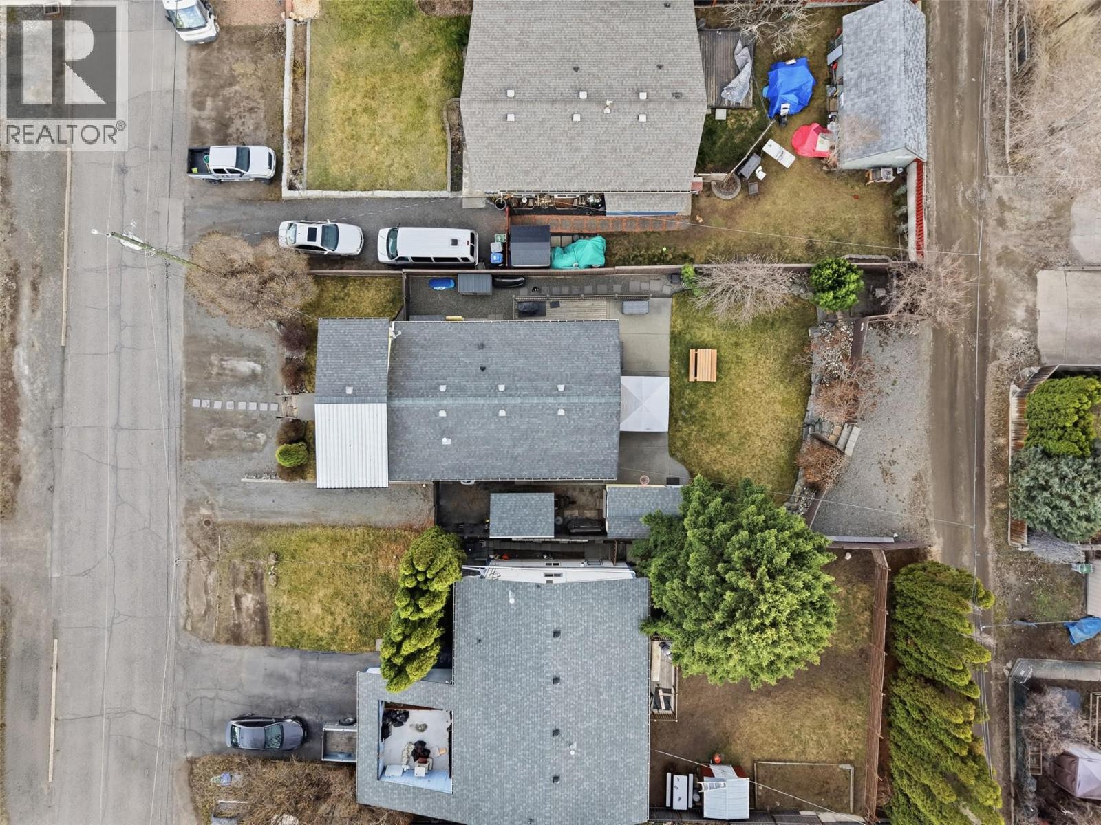 647 HEMLOCK STREET - 34